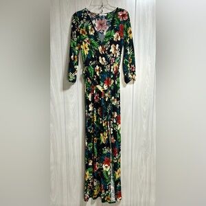 Timing V-Neck Maxi Slit Maxi Dress Size Small